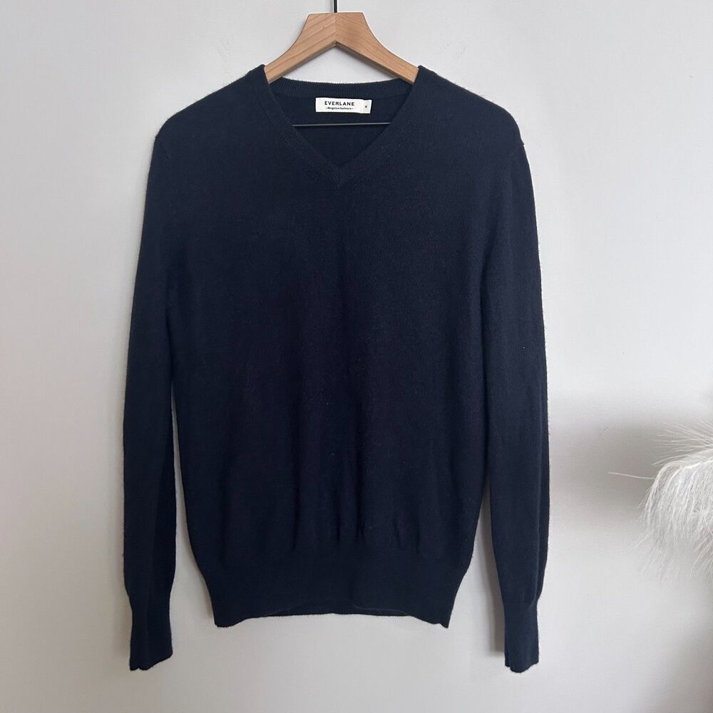 Everlane 100% The Cashmere Navy Blue V-Neck Sweater Size Medium